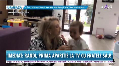 Imagini emoţionante! Prima întâlnire dintre fetiţele Andreei Bălan