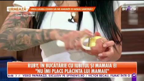 Ruby, în bucătărie cu iubitul și bunica ei: Am crescut cu plăcintă lui mamaie și cu bătaie