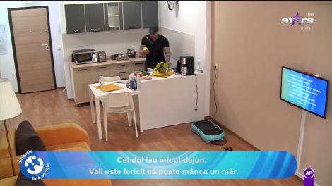 Rozy și Valentin își omoară timpul jucând spânzurătoarea