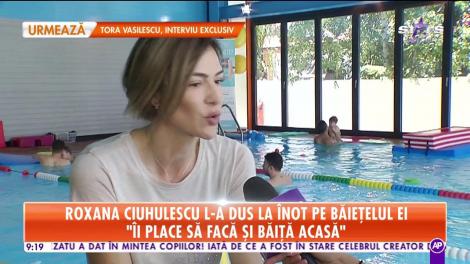 Roxana Ciuhulescu şi-a dus băieţelul de doar 10 luni la înot!