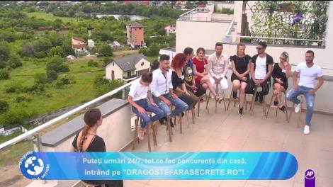 Dragoste fără secrete. Narcisa și Cosmin își petrec timpul împreună într-un mod diferit. Cei doi pariază pe data când a apărut jocul Solitaire