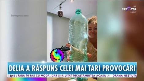 Star News. Provocarea Bottle Cap Challeng. Delia a reușit să desfacă cu piciorul capacul unei sticle