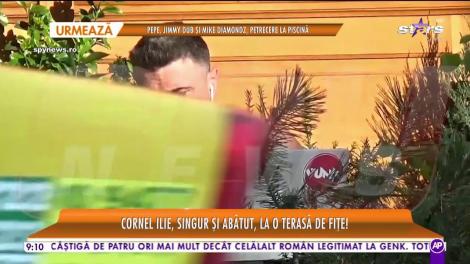 Cornel Ilie, singur și abătut, la o terasă de fițe! Ce se întâmplă cu artistul