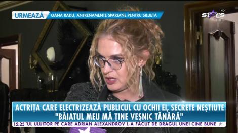 Gestul pe care îl face Manuela Hărăbor atunci când urcă pe scenă