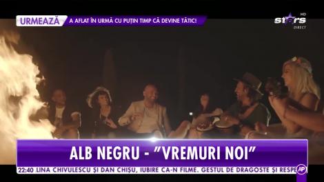 Alb Negru cântă, în platoul Showbiz Report, melodia „Vremuri noi”