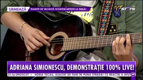 Talentul îi curge prin vene! Adriana Simionescu cântă live în platoul Showbiz Report