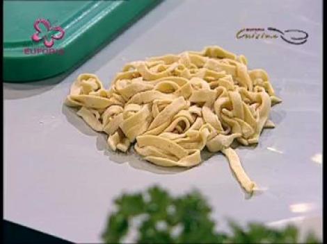 Tagliatelle cu creveti si zucchini