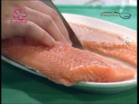 Somon cu quinoa si legume