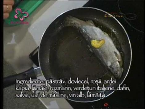 Pastrav cu legume si ierburi aromatice