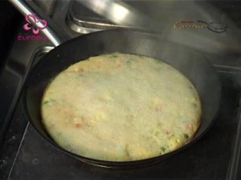 Tortilla de verduras con hamon y cheso (Omleta)
