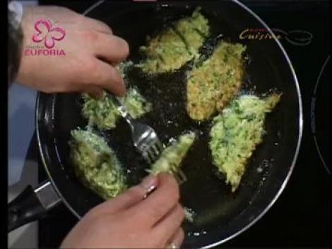 Chiftele de dovlecel cu tzatziki