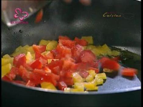 Muschi de vita cu legume si sos salsa