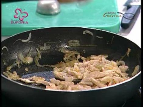 Paste cu rucola si curcan