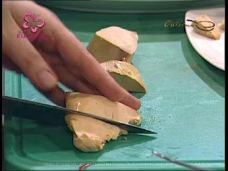 Ficat de gasca in crusta de nuca