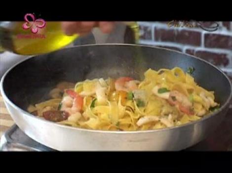 Tagliatelle cu fructe de mare