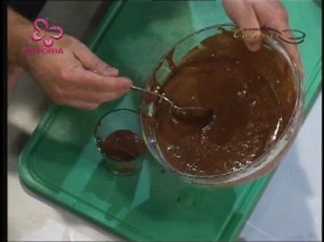 Mousse de ciocolata cu capsuni