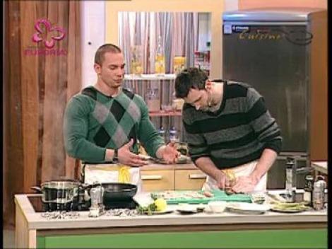 Rulouri de pui si sparanghel