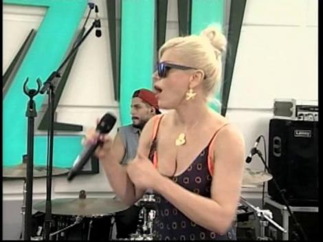 Loredana c&acirc;ntă &icirc;n limba portugheză la Morning ZU