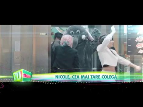 Nicole, cea mai tare colegă de bancă