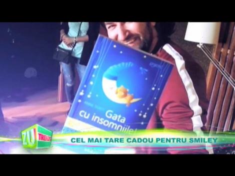 Smiley a primit cadou un ghid de dormit