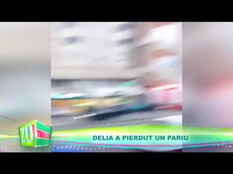 Delia a pierdut un pariu și a mers pe stradă în șlapi și rochie elegantă. Imaginile au stârnit hohote de râs