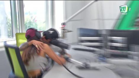 Antonia si Alex Velea ghicesc hituri la...claxon! Dar apoi s-a lăsat cu momente fierbinți, în văzul tuturor!