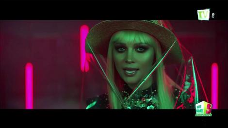 Explozie de dans și balans în cea mai nouă piesă a Lorei, E nebună românca