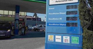 Benzinarii mimează ieftinirea. Românii rămân cei mai arși la buzunare din UE