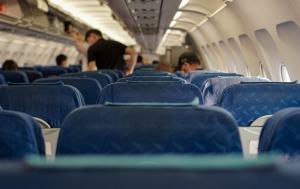 O însoțitoare de bord a dezvăluit de ce pasagerii unui avion nu trebuie să adoarmă niciodată înainte de decolare