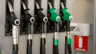 Benzina și motorina s-au scumpit din nou azi. Cât costă carburanții în București, Cluj, Timișoara, Iași și Constanța