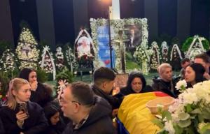 De ce nu este deschis sicriul lui Costel Corduneanu? Este acoperit cu flori şi drapelul României. Familia vine cu explicaţii – FOTO