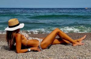 Anca Țurcașiu a făcut furori, în costum de baie, pe Instagram! La 54 de ani, artista arată impecabil!