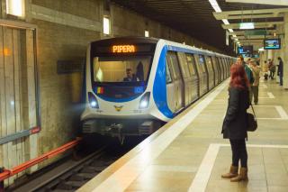 Metroul se scumpește din nou. Cât vor plăti bucureștenii de la 1 mai? Ministrul a luat decizia imediat înainte de demisie