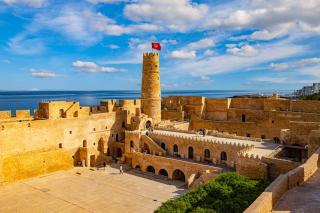 Ce nu îți spune nimeni despre vacanța în Tunisia. Cum m-a cucerit prin oamenii, culorile și atmosfera ei autentică