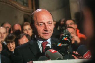 Maia Sandu îi redă cetățenia lui Traian Băsescu după 9 ani. Mesajul  care a reaprins discuțiile despre România și Moldova