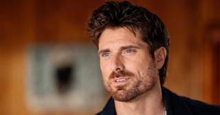Interviu cu Marcus Rosner din Sullivan's Crossing: Actor, regizor și tată. ”Sunt atras de povești ancorate în realitate”