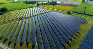 Cresc masiv investiţiile globale în energie curată: Cele mai multe vor fi în sisteme fotovoltaice