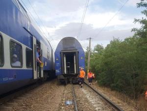 Mai multe vagoane ale unui tren cu 250 de călători au deraiat aproape de Drăgănești de Vede