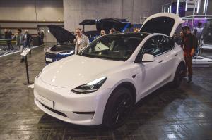 Tesla revine în topul vânzărilor din Europa. Pe ce loc se află Dacia Sandero în septembrie