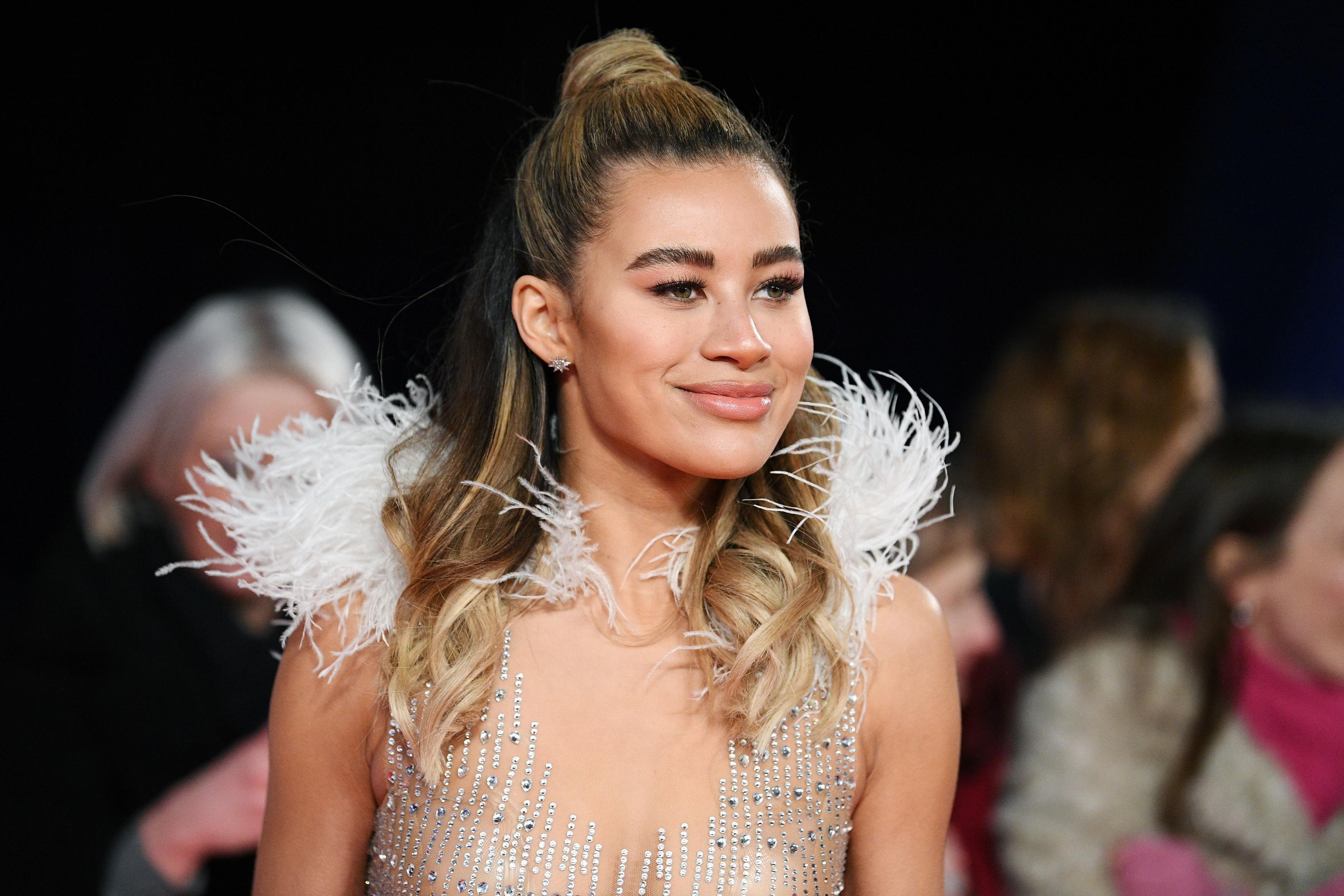 Montana Brown a încins litoralul. Cum a apărut cu iubitul ei, Mark O