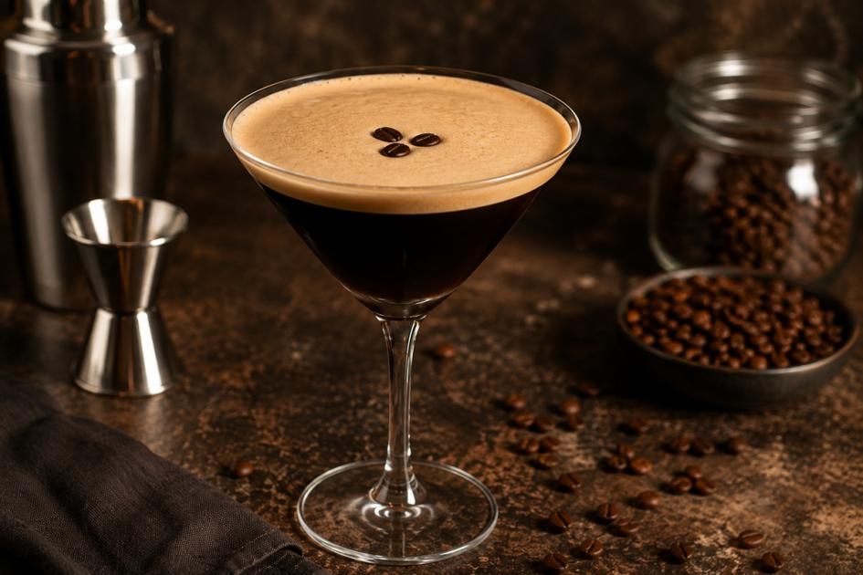 Espresso Martini Re eta Unui Cocktail Care Reu e te S Par Elegant i espresso-martini-re-eta-unui-cocktail-care-reu-e-te-s-par-elegant-i